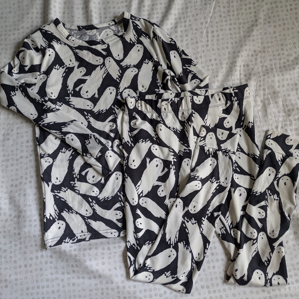 Cat & Jack Black and White Pajama Set Feather Pattern